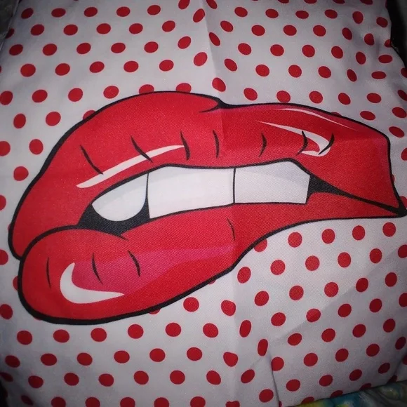 Lips Drawstring Bag - Picture 2 of 2
